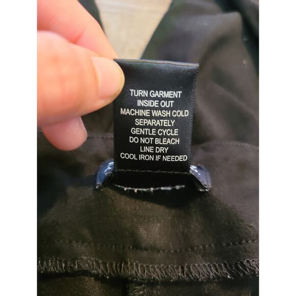 Soho apprel LTD small women's black capri leggings - Picture 4 of 7